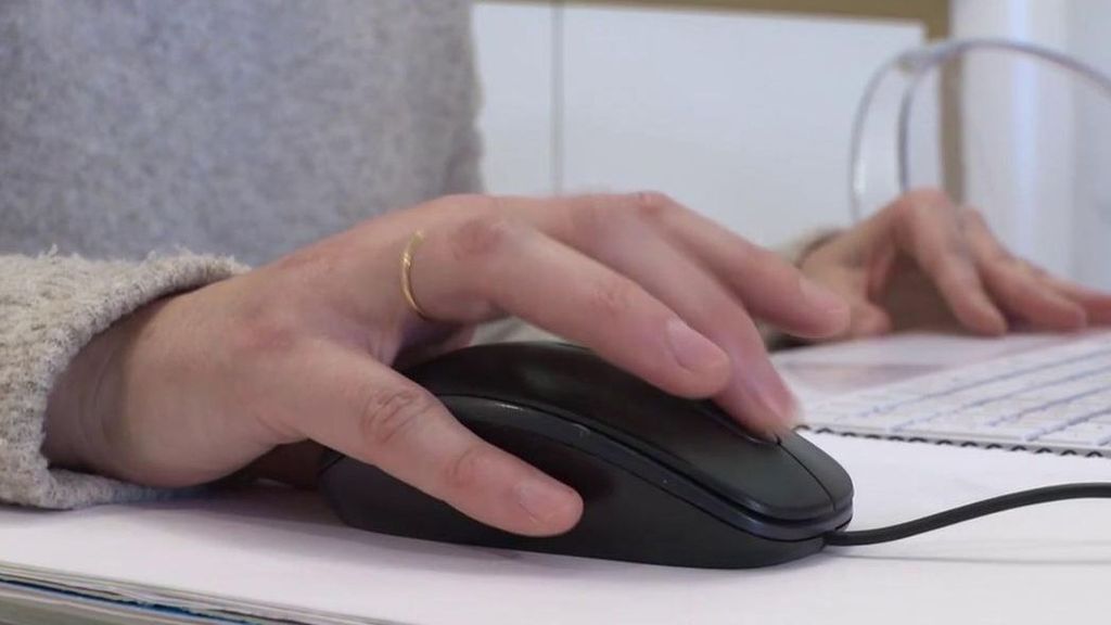 Así ha cambiado la rutina del día a día la borrasca Leonardo en Andalucía: teletrabajo y niños en casa