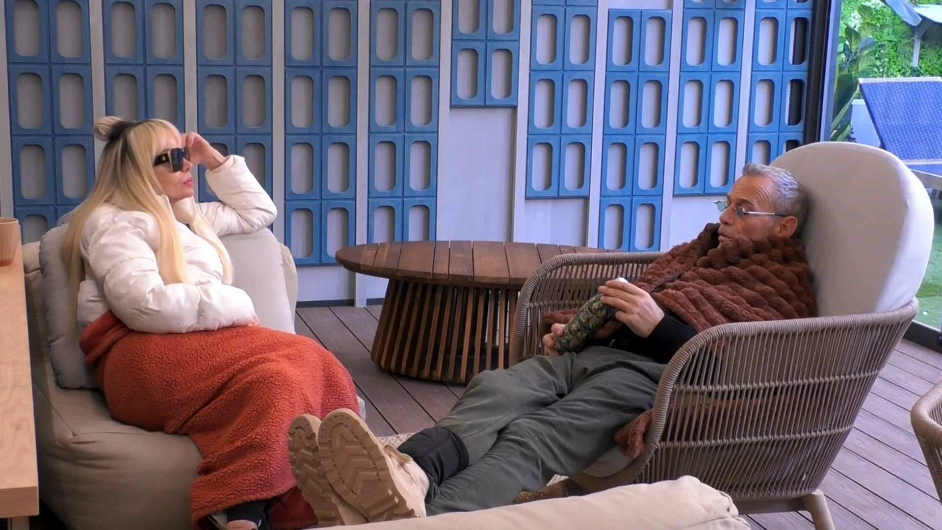 Carlos Lozano habla con Sonia Madoc