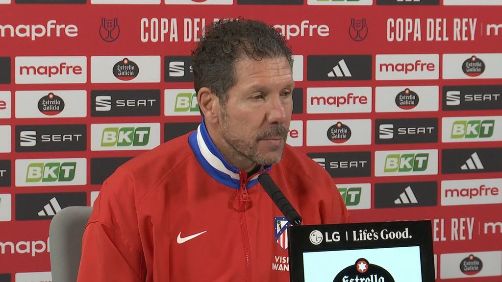 Simeone analiza los primeros entrenos de Ademola Lookman y niega la polémica con Mateu Alemany: "Estamos en la misma línea"