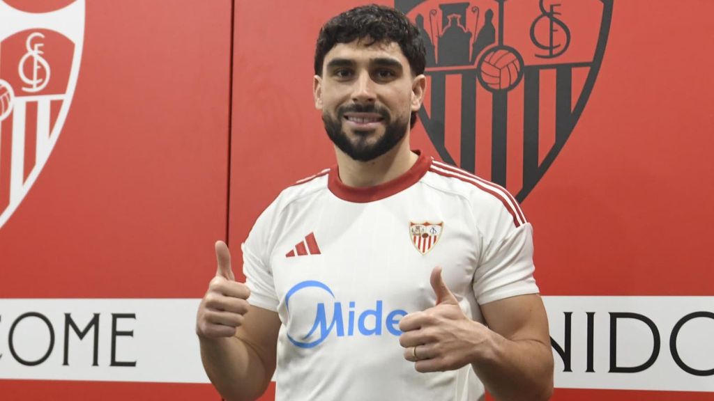 Neal Maupay, en su presentación con el Sevilla