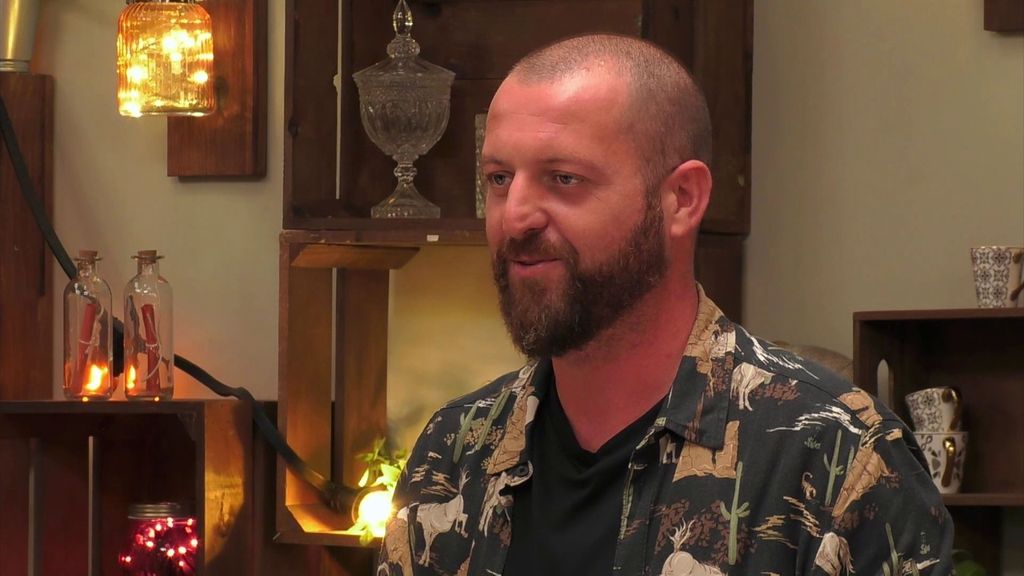 Un soltero de 'First Dates' espanta a su cita al revelarle que le gustan los dibujos animados sexuales: "Dibujados con sus tetas exuberantes"