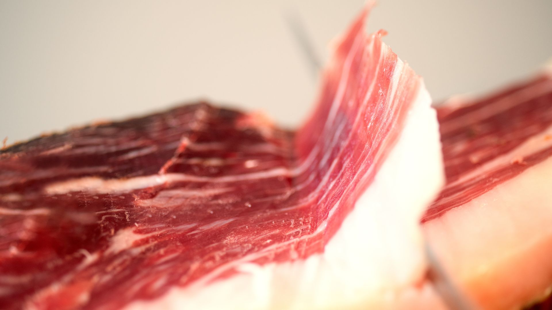 Un poco de limón sobre el jamón supuestamente potencia su sabor