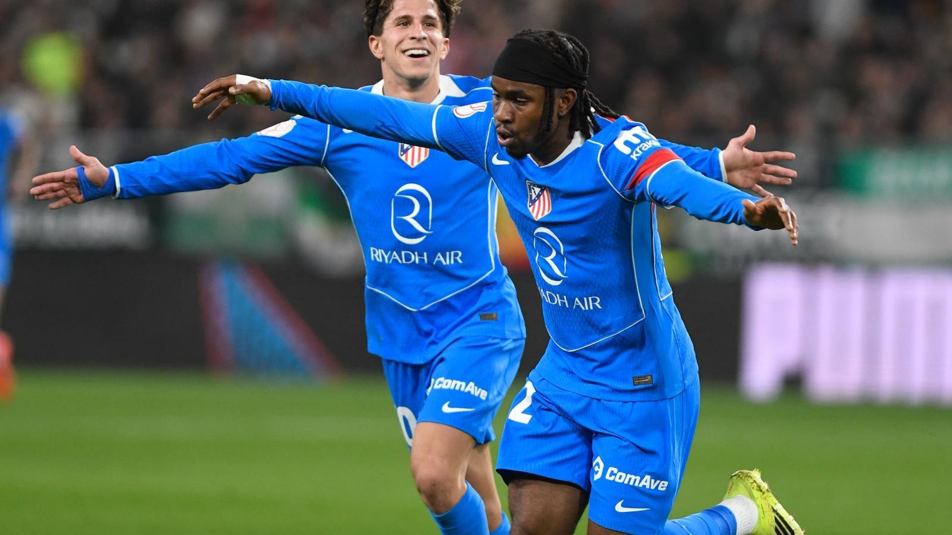 Ademola Lookman, celebrando su gol ante el Betis