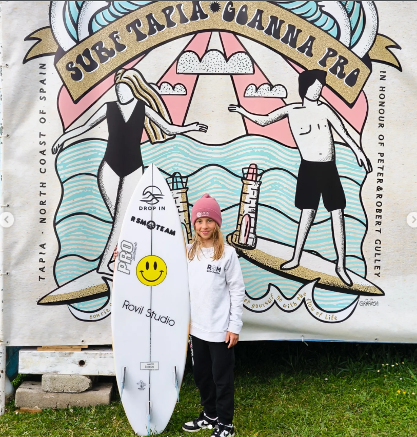 Candela empezó a surfear con apenas siete años y en 2024 logró el subcampeonato europeo