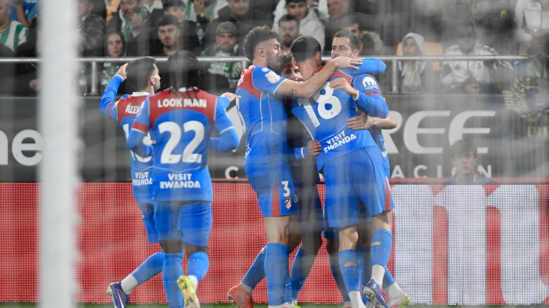 Celebración del gol de Hancko, en el Betis-Atlético de Madrid