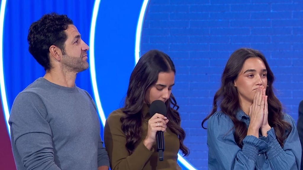 Rocío juega junto a su padre y su hermana al 'escaparate final' y Carlos Sobera les apoya: ''Sois una familia maravillosa''