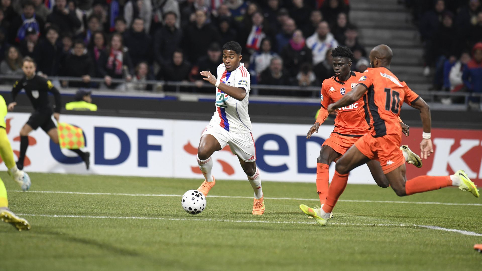 Endrick en un partido con el Olympique de Lyon