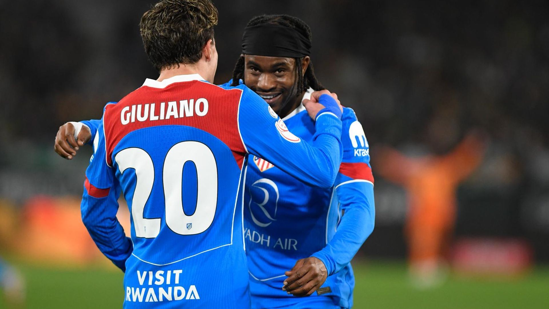 Lookman celebra su gol en el Real Betis-Atlético de Copa