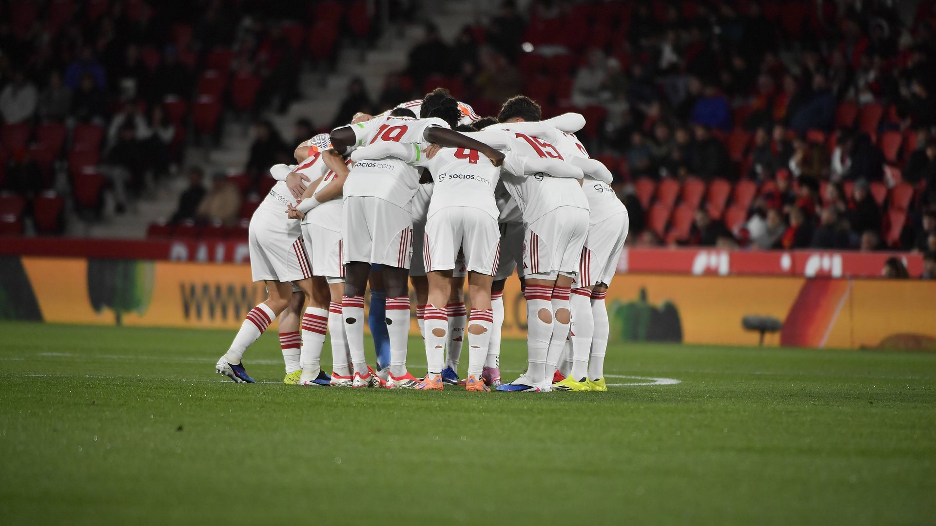 Los jugadores sevillistas, antes del Mallorca-Sevilla