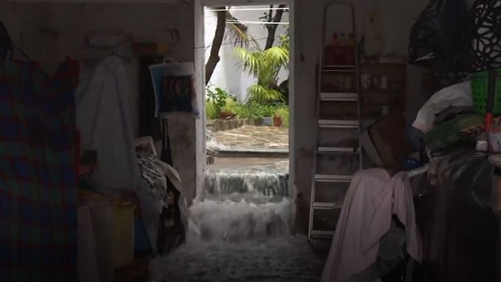 Los vecinos de Grazalema, resignados: "Nos tenemos que ir, está la cosa muy mala"