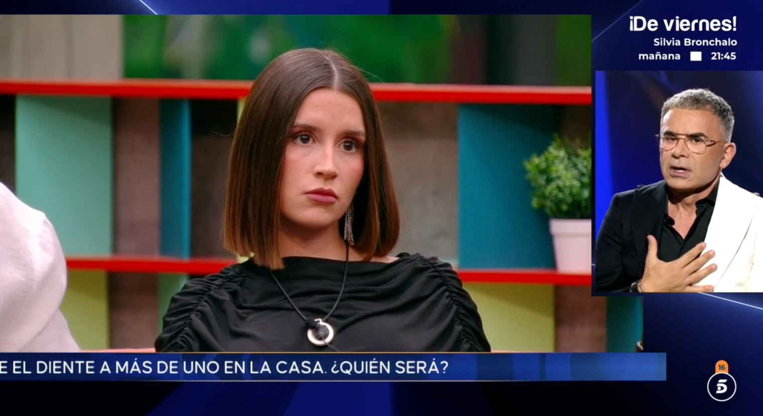 Sandra discutiendo con Carlos Lozano