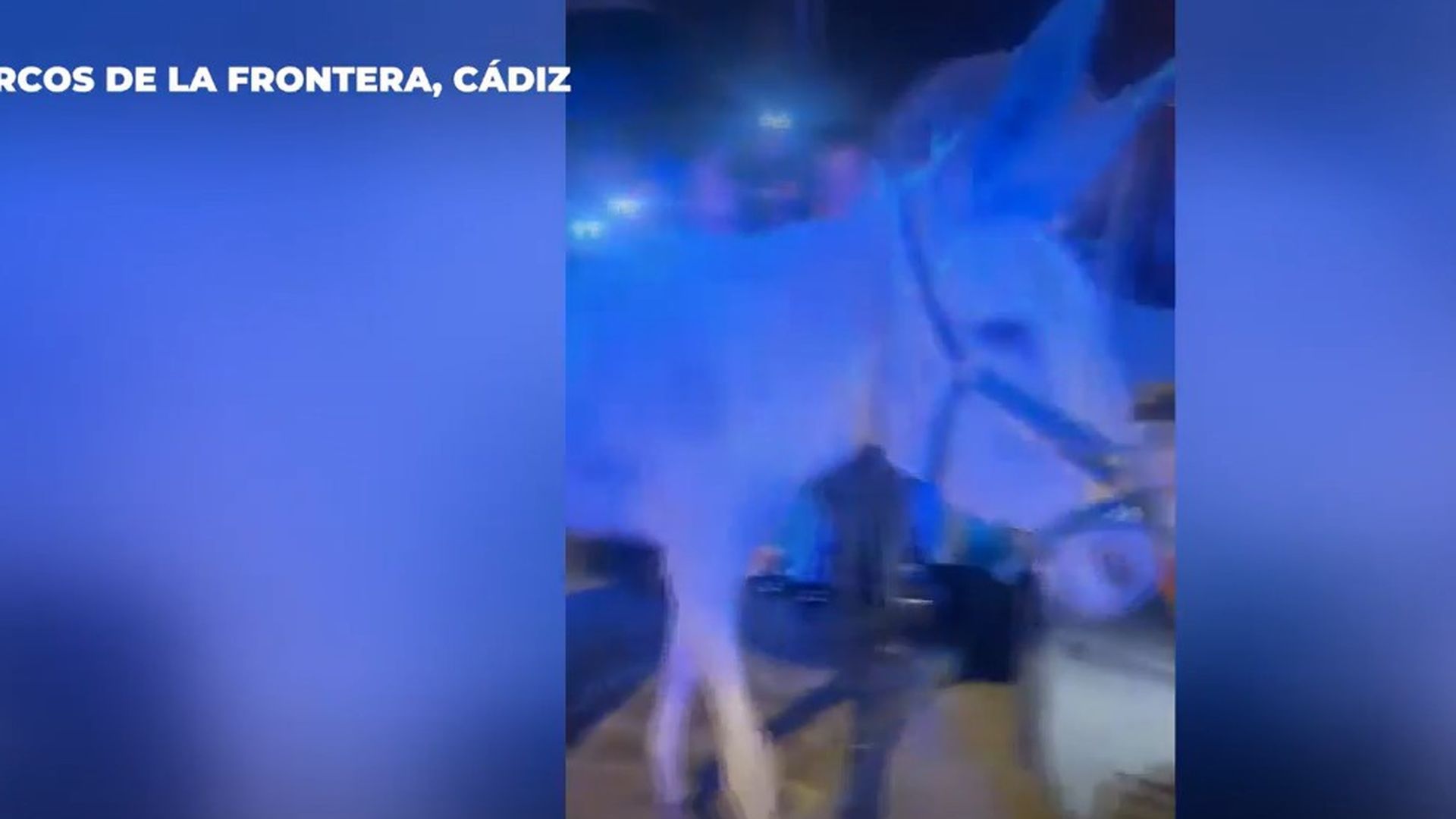 Los vecinos salvan a sus animales y los evacuan a zonas seguras en Arcos de la Frontera