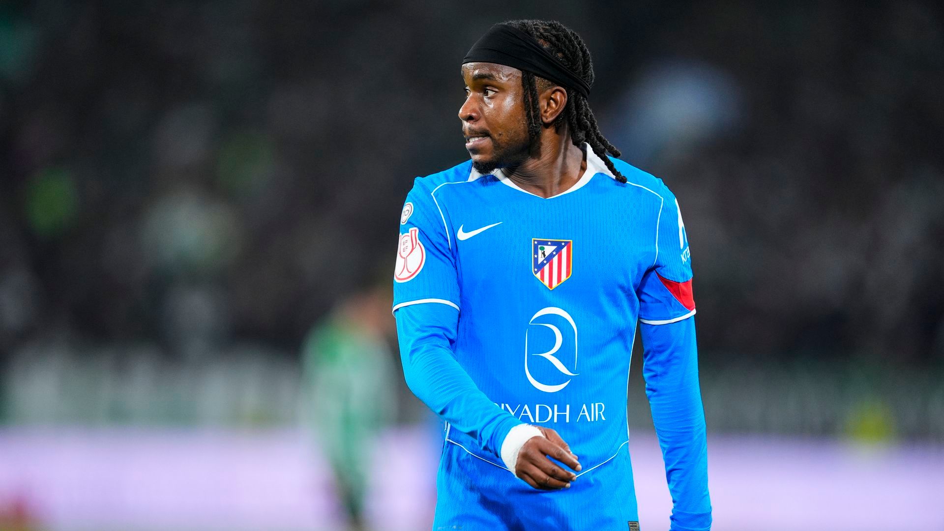 Ademola Lookman en el partido contra el Real Betis