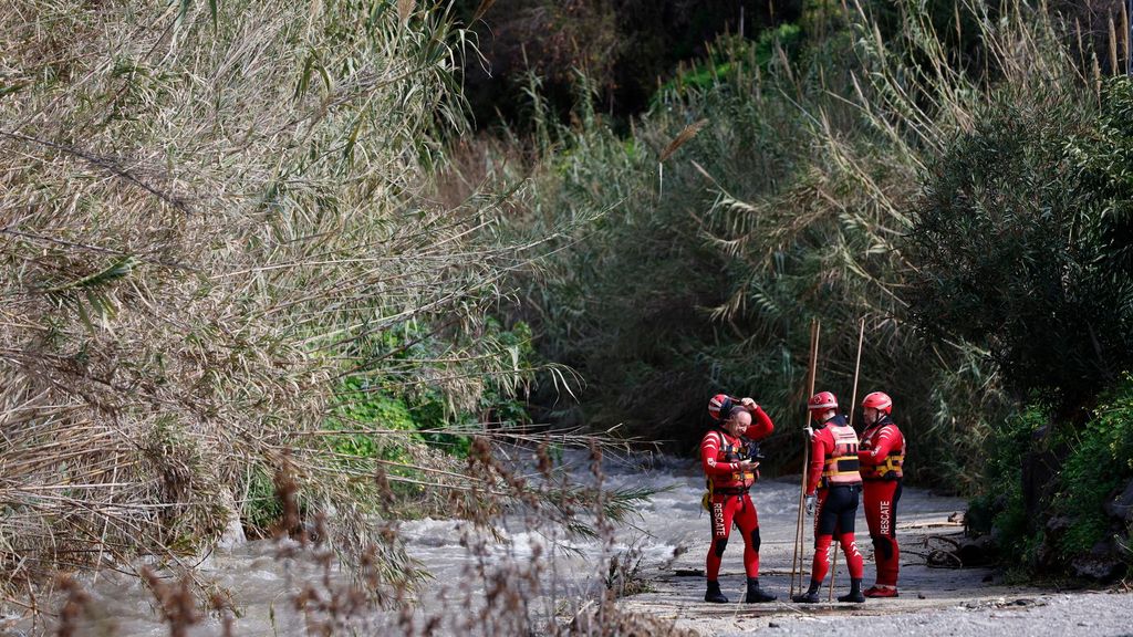 Hallan un cuerpo donde cayó una mujer a un río al intentar salvar a su perro en Málaga