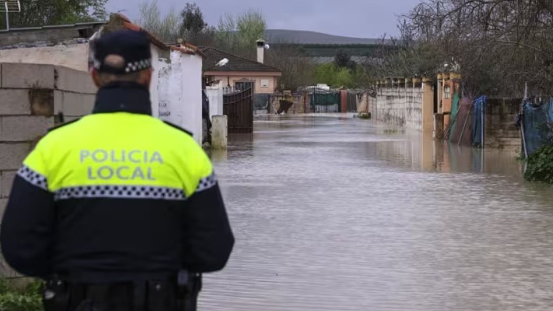 Desalojo en Alcolea por la crecida del río Guadalquivir