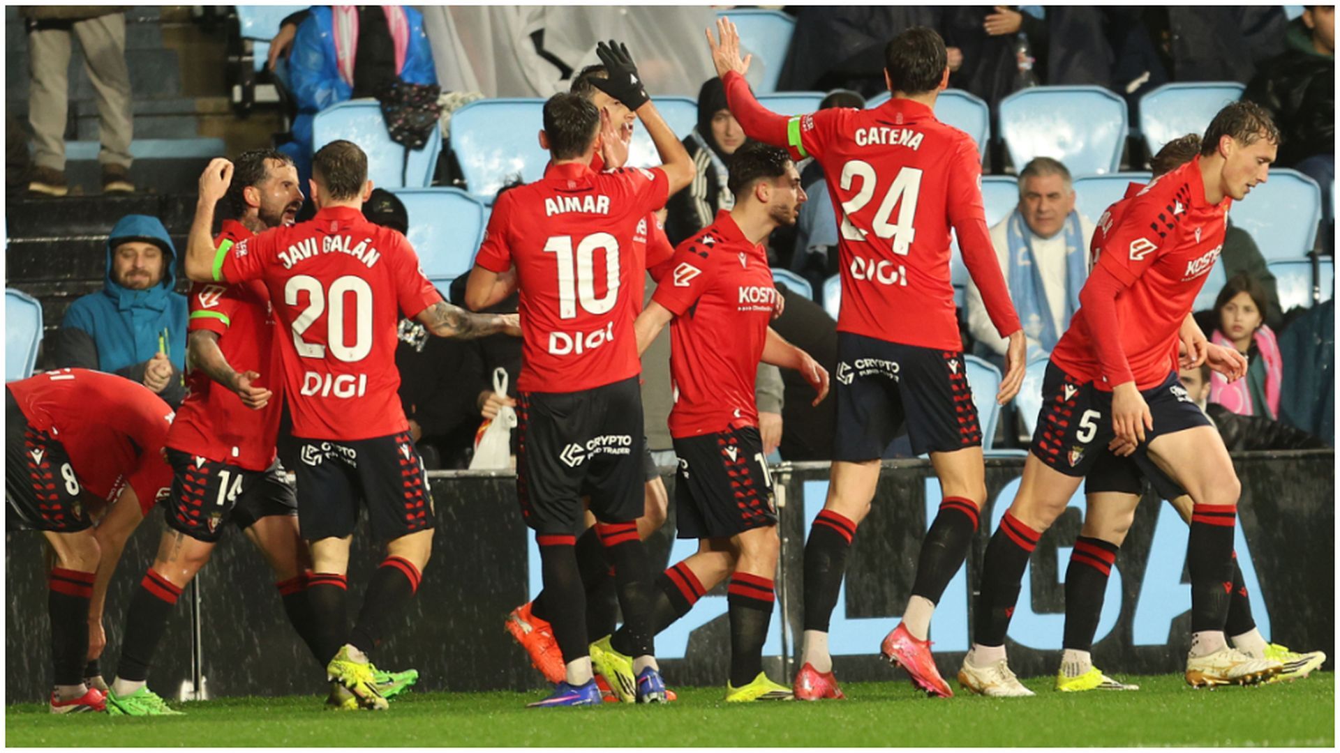 El Osasuna celebra el gol de Budimir ante el Celta de Vigo