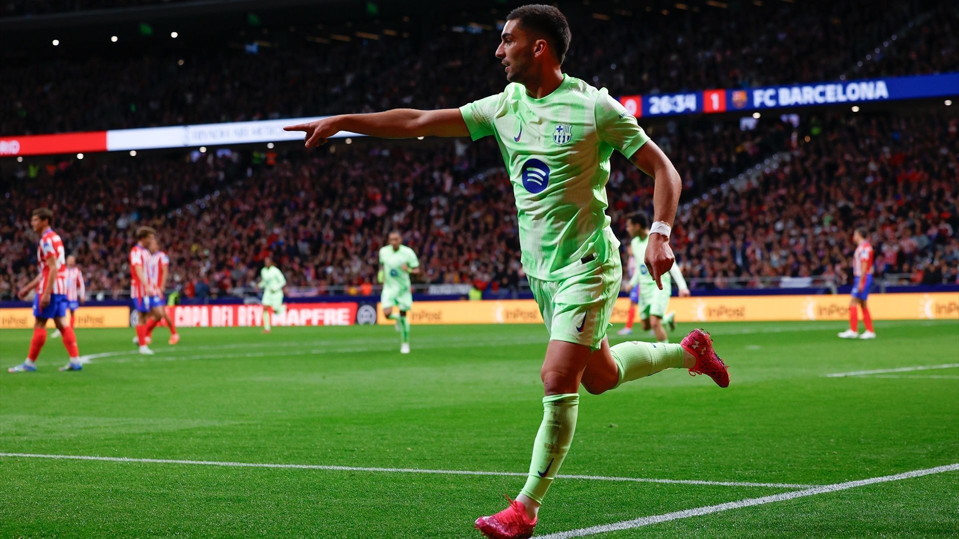 Ferran Torres celebra el 0-1 ante el Atlético en Copa 2024/25