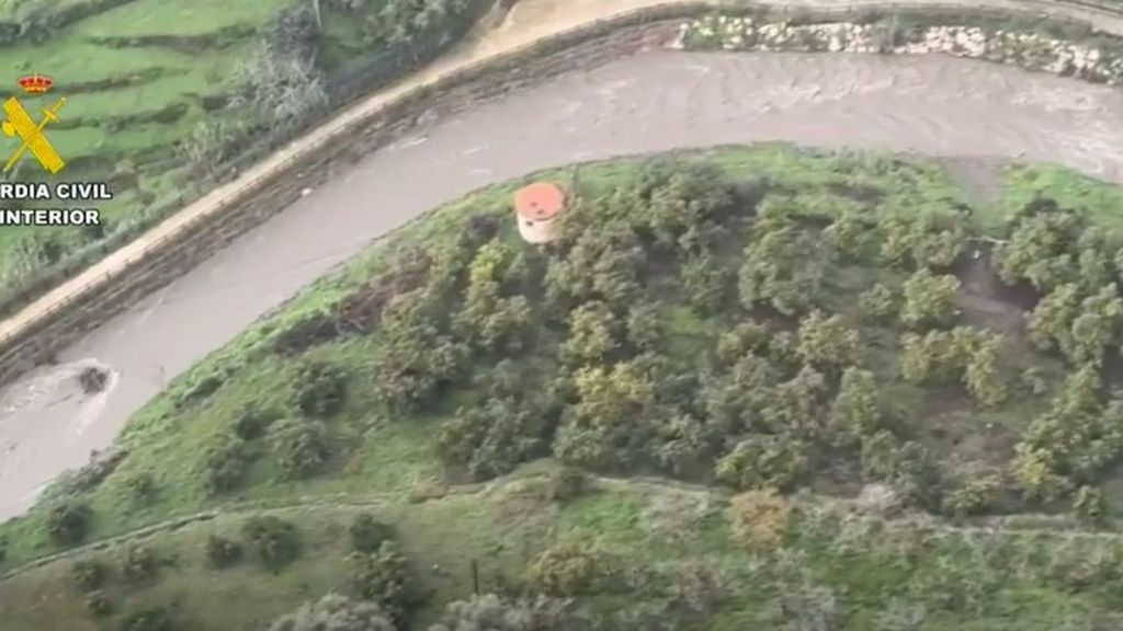 Las esperanzas de la madre de Carolina, la mujer desaparecida tras caer al río Turvilla: "Si se hubiera quedado enganchada en cualquier sitio"
