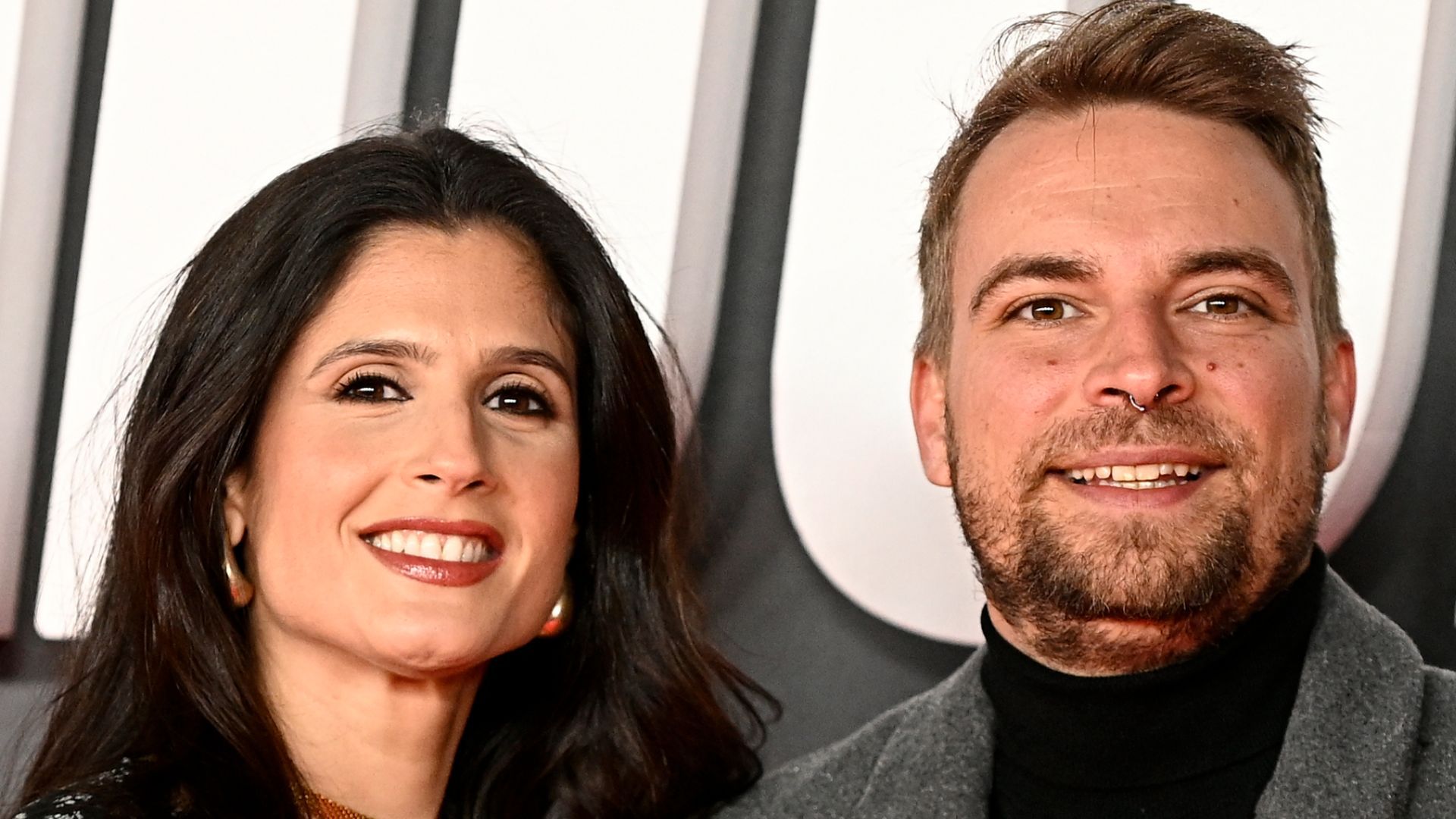 María Sánchez y José María Almoguera abren las puertas de su cocina: metalizada y moderna