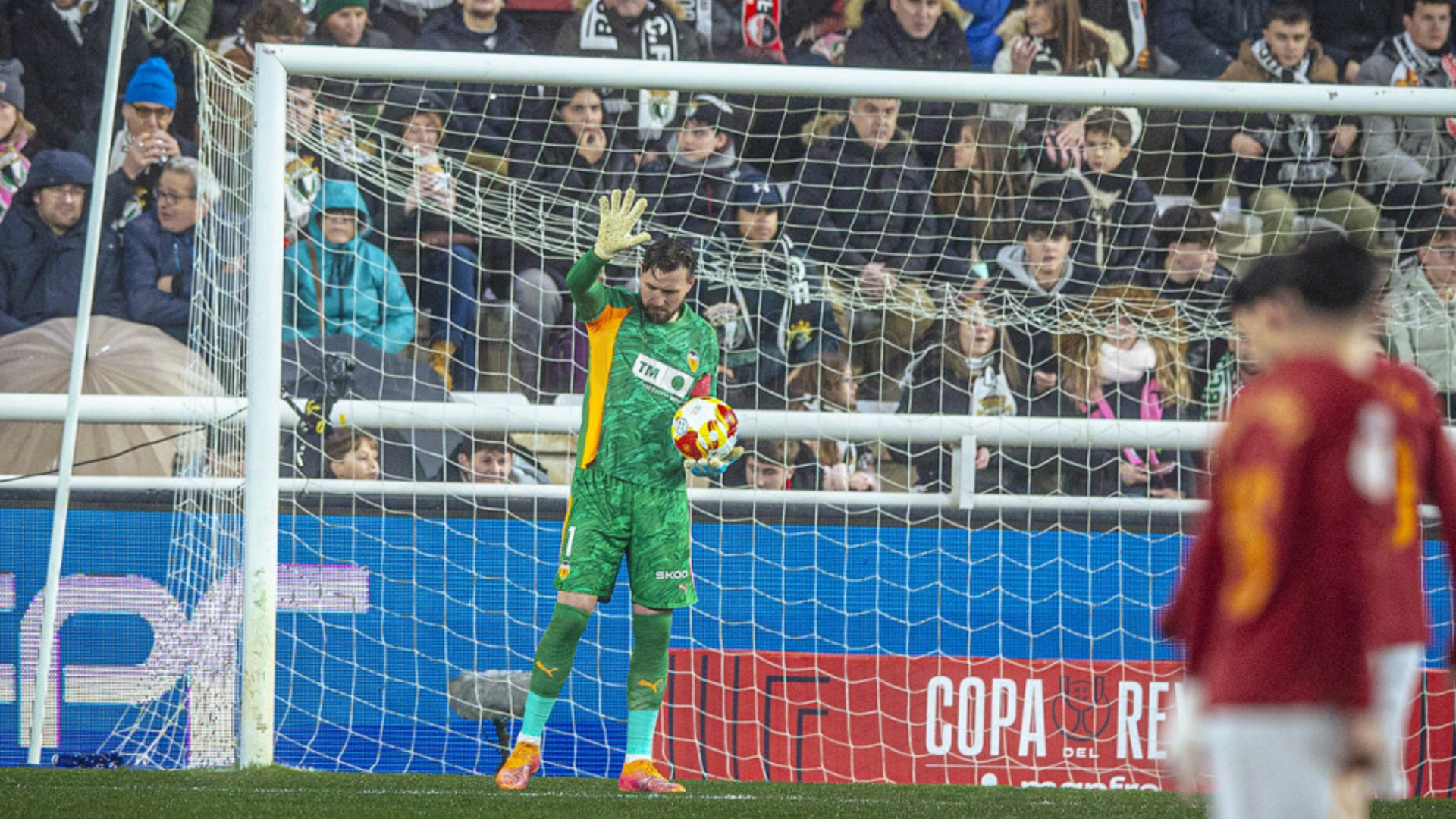 Stole Dimitrievski en el Burgos - Valencia CF