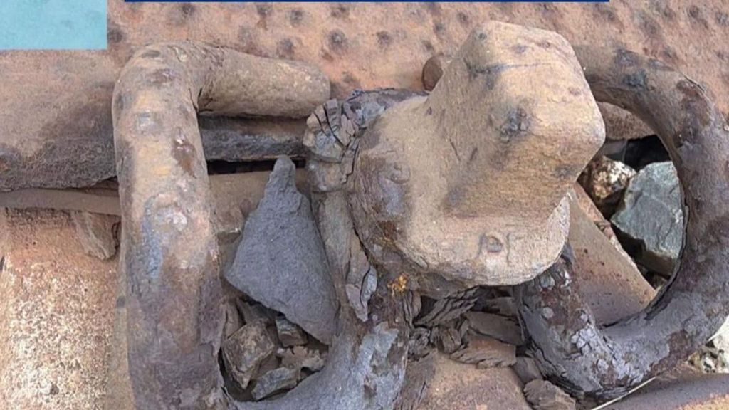 Vías corroídas y tornillos oxidados en la R2 de Cubelles: los vecinos temen una desgracia