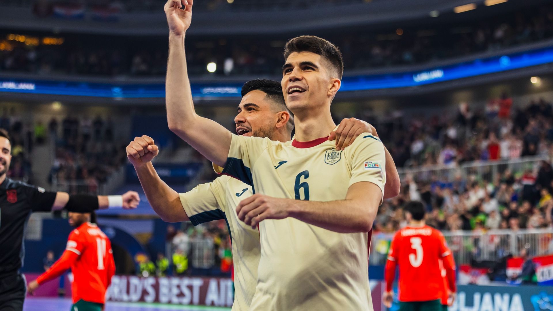 Celebración de Antonio Pérez en la final de la Eurocopa de fútbol sala