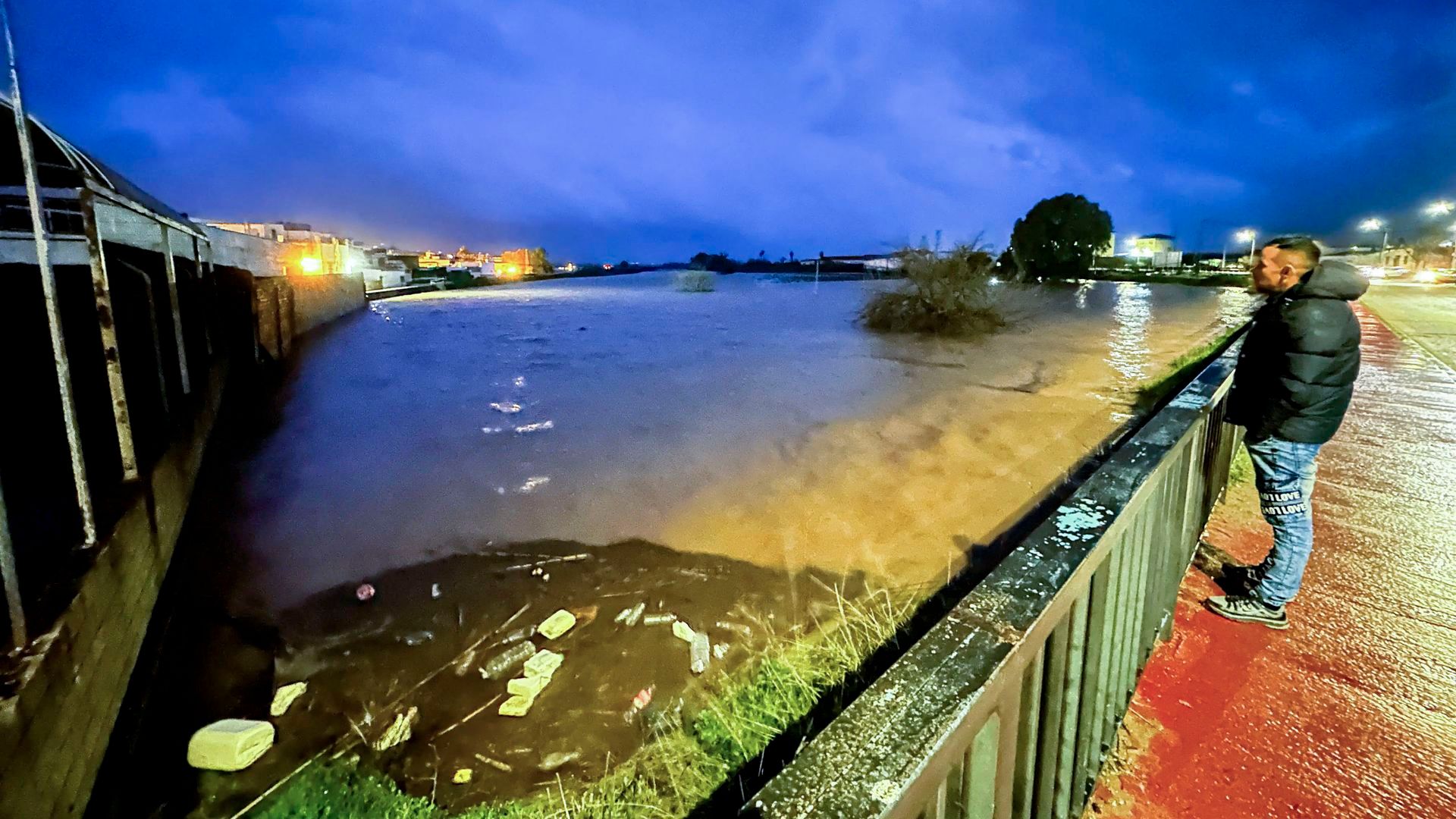 Desalojados de nuevo varios vecinos de Lora (Sevilla) que habían vuelto a sus casas