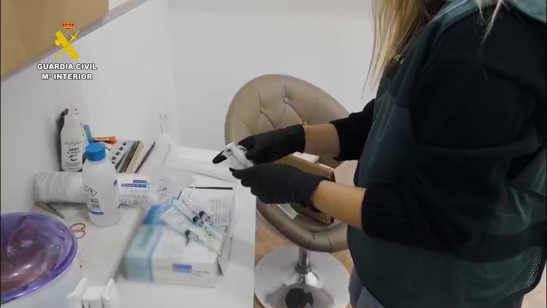 Inspección de productos sanitarios usados para los retoques