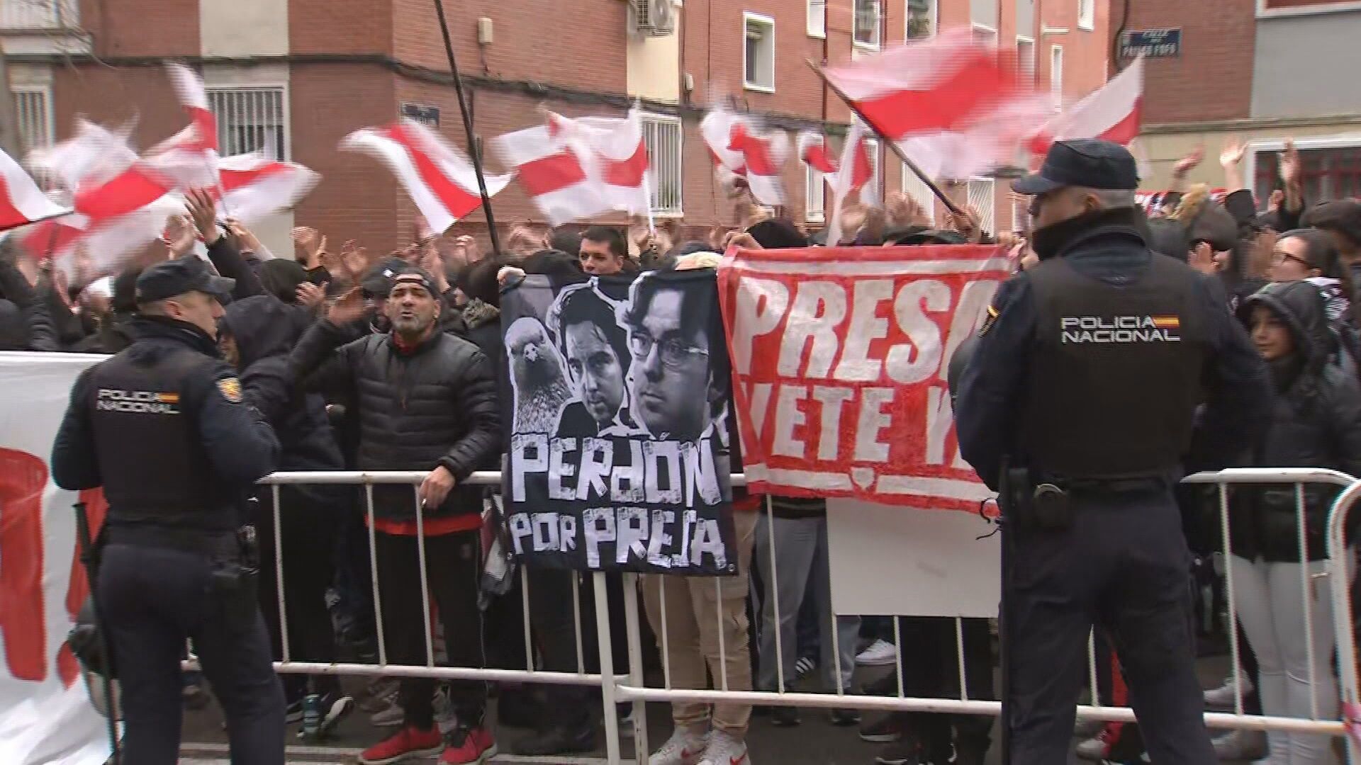 La afición del Rayo se queja por Presa