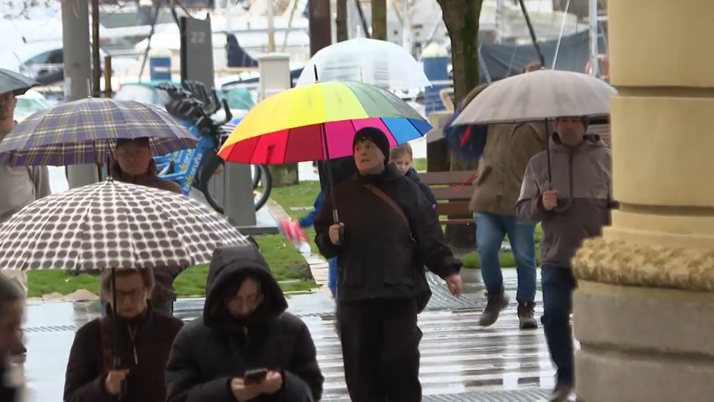 Cómo la lluvia incesante afecta al estado de ánimo: "Nos vuelve más irritables, más cansados y más apáticos"