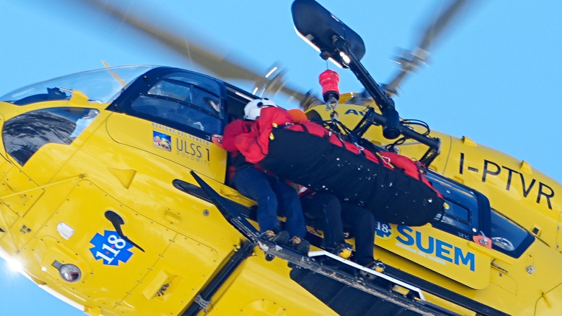 Evacuan en helicóptero a la esquiadora Lindsey Vonn en los Juegos Olímpicos de Invierno