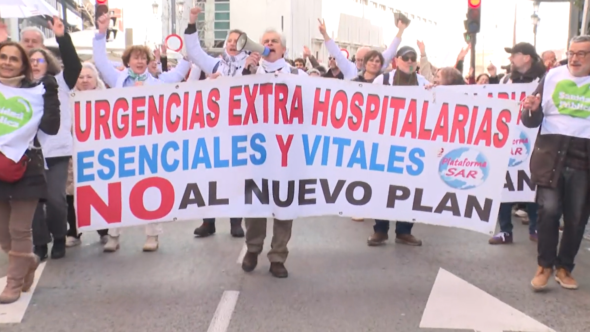 Miles de personas salen a las calles de Madrid contra "el deterioro intencionado" en la sanidad pública