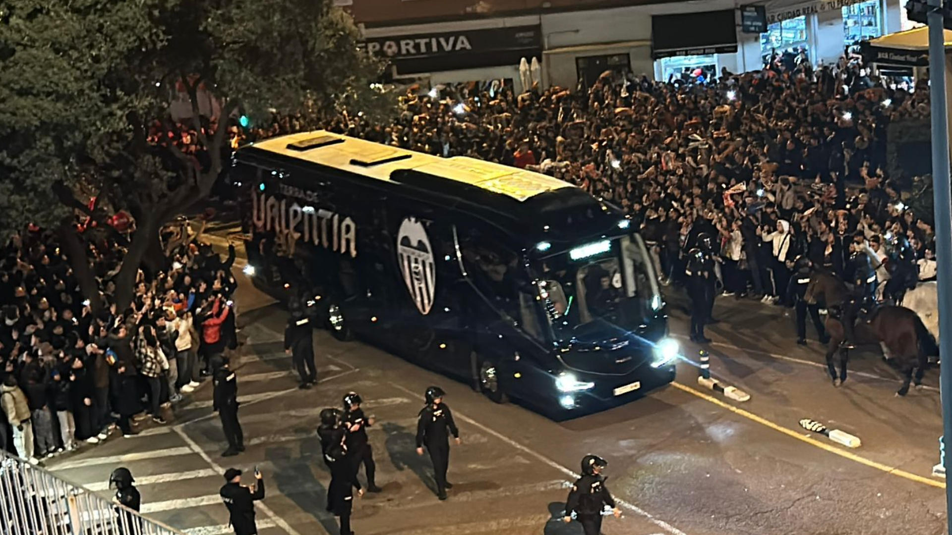 Recibimiento al Valencia CF en Mestalla