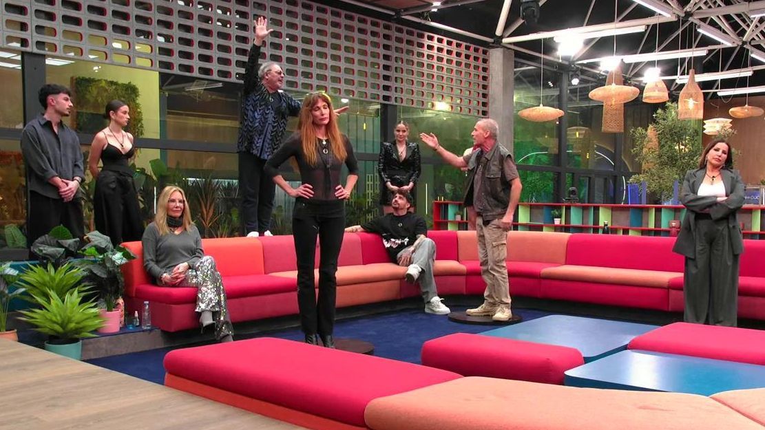 Carlos estalla como nunca en los posicionamientos y descubre ante todos lo que Canales le ha confesado: "¡Ahora les cuentas lo que me dices!"