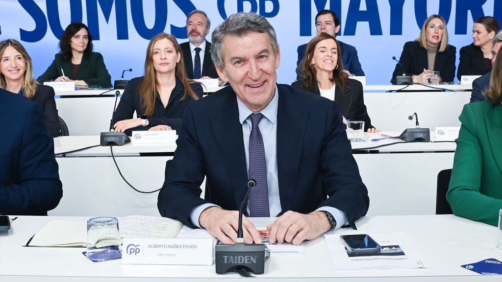 Alberto Núñez Feijóo pide a Vox que no se conviertan en "un muro" tras las elecciones en Aragón: "No confundan un buen resultado"