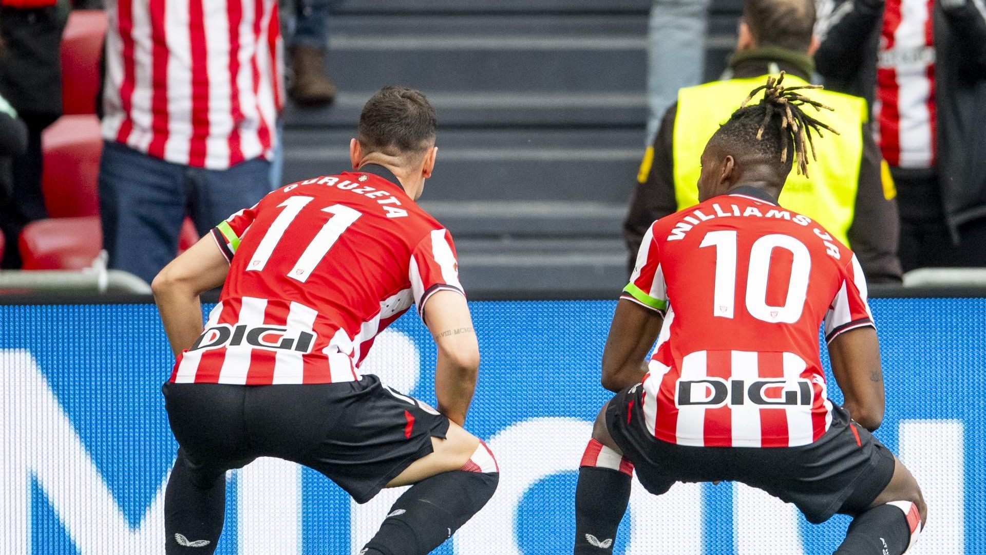 Celebración de Gorka Guruzeta y Nico Williams ante el Levante en San Mamés