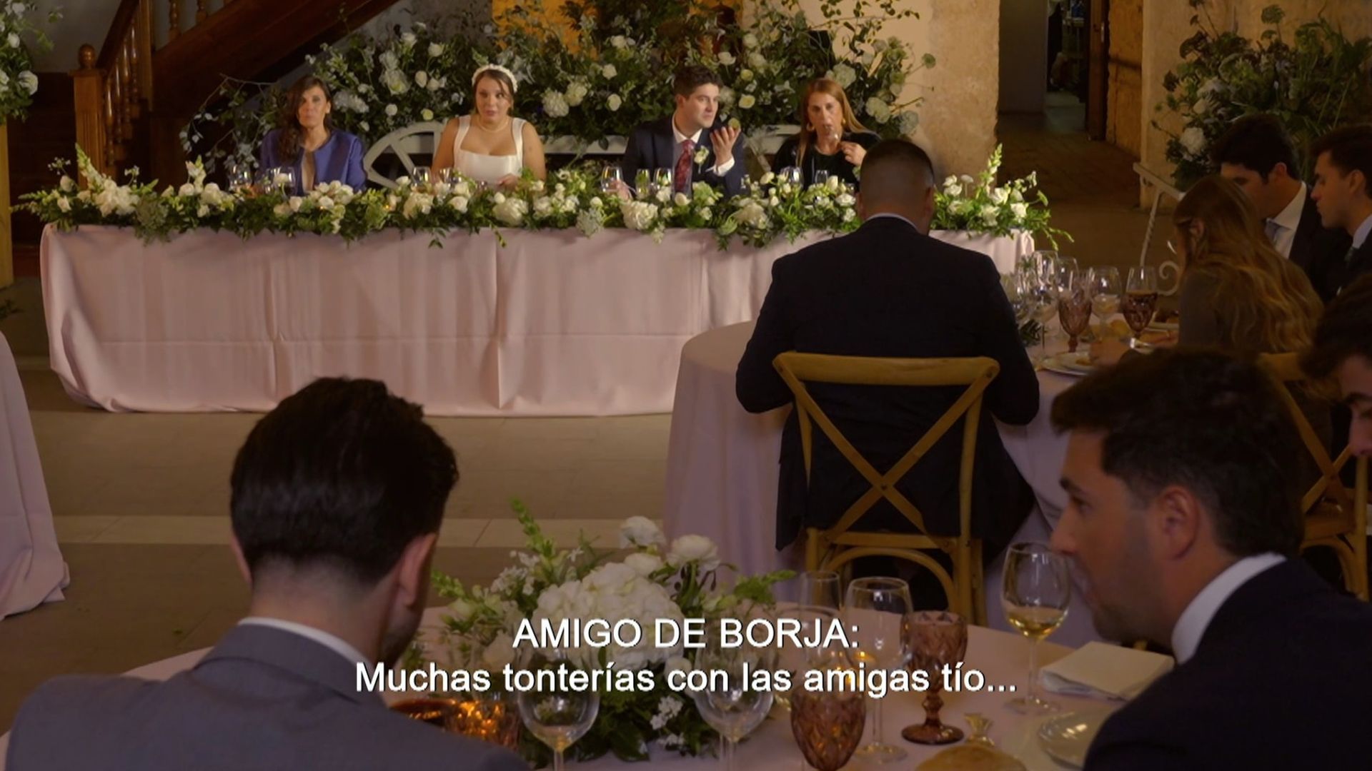 El convite de Borja y Luciana: desde los sucesivos comentarios de los amigos del novio hasta un brindis con un claro mensaje