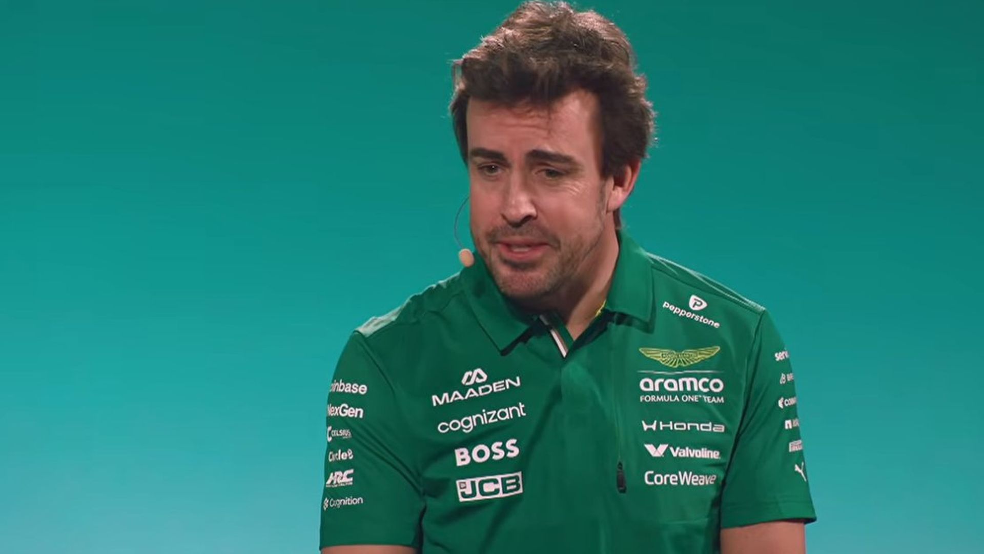 Fernando Alonso en la presentación del AMR26