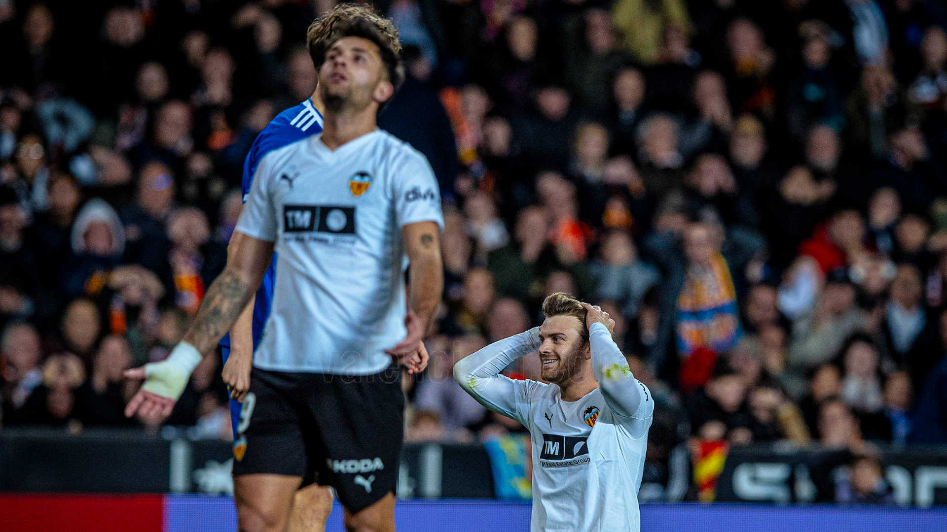 Hugo Duro ante el Real Madrid junto a Lucas Beltrán