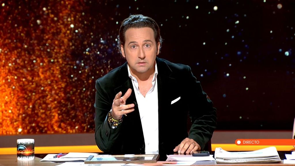 Iker Jiménez se pronuncia tras la obra que han recuperado sus padres de Gil de Siloé robada hace 47 años y bromea: "No me permito que me quiten el foco"