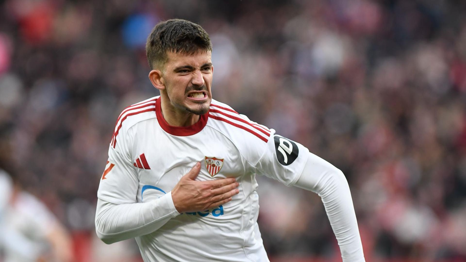 Kike Salas celebra su gol al Girona