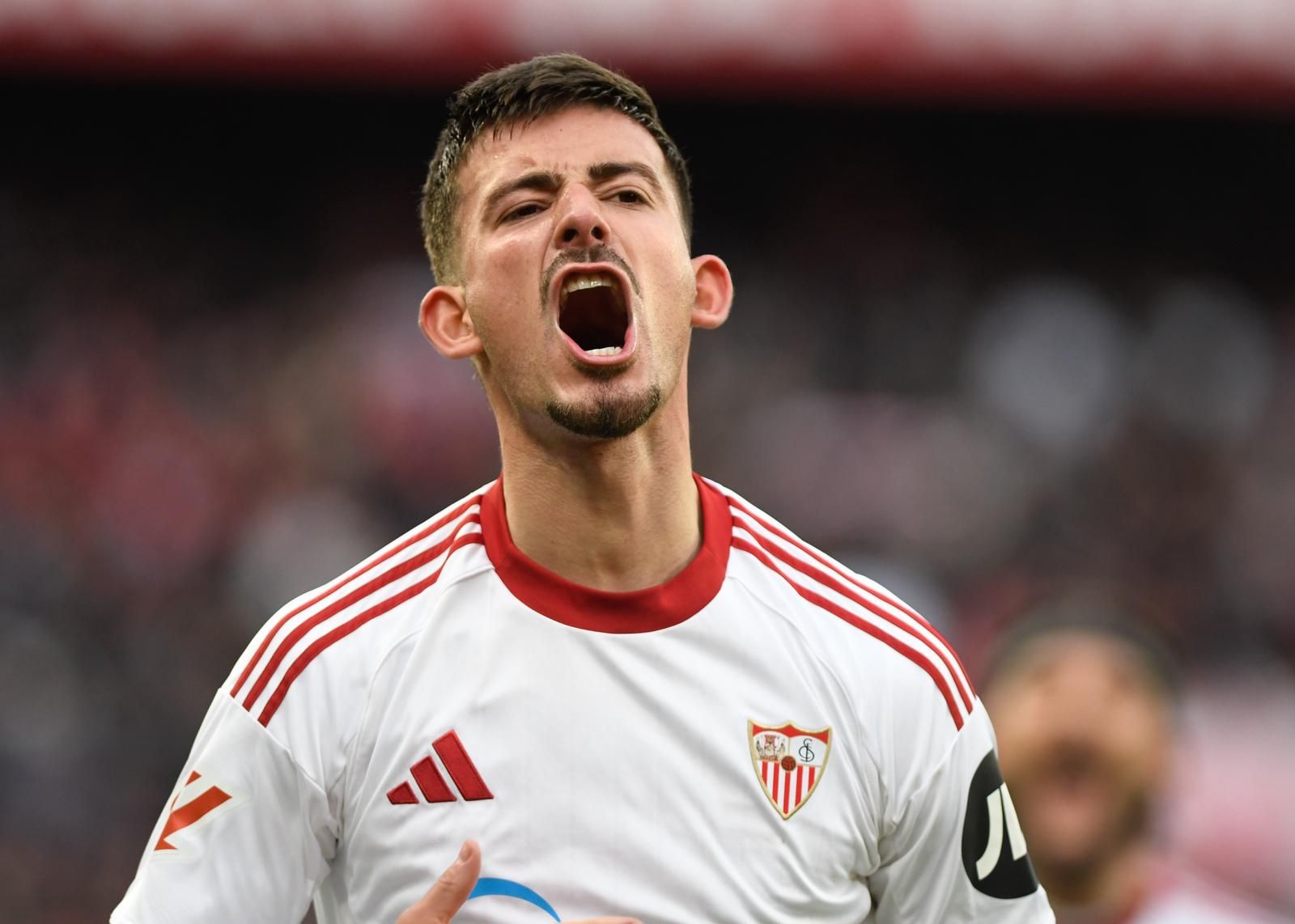 Kike Salas celebra su gol al Girona