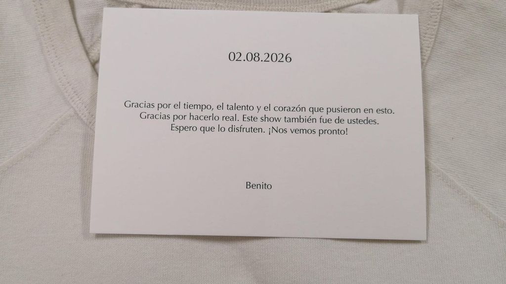 Bad Bunny les regala su camiseta de la Super Bowl a los empleados de Zara: "Este show también fue de ustedes"