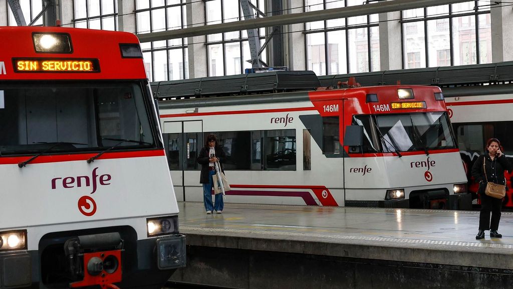 Ministerio de Transportes y sindicatos llegan a un acuerdo para desconvocar la huelga de trenes