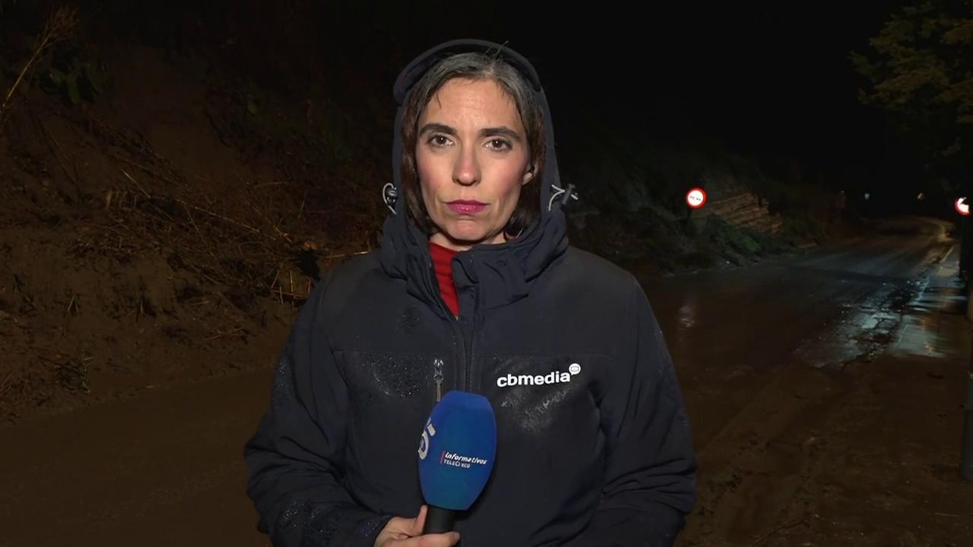 Carreteras destrozadas y vecinos incomunicados en Dúdar, Granada