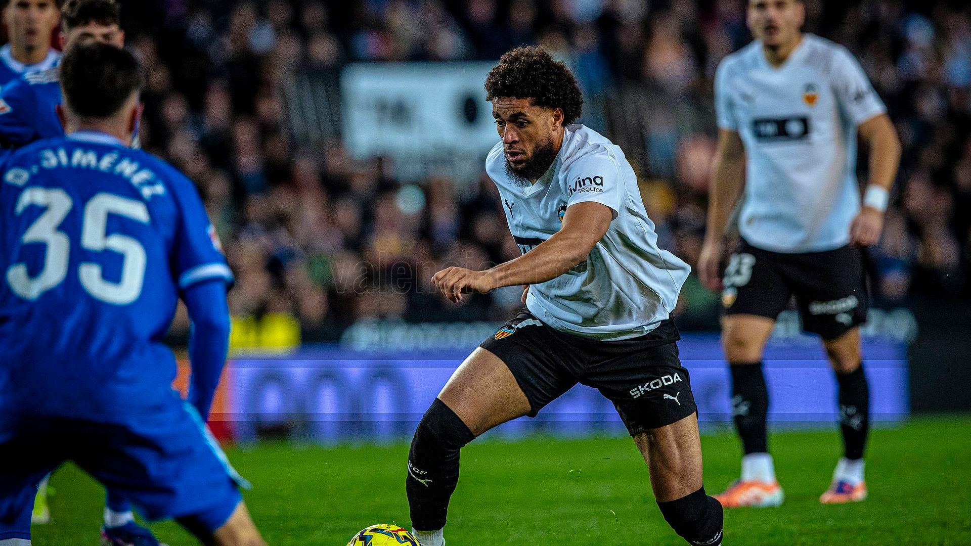 Danjuma encara a David Jiménez