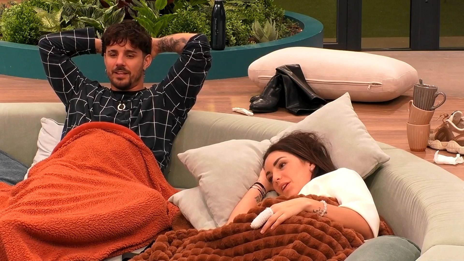 Manuel González junto a Anita Williams en la ratonera del salón