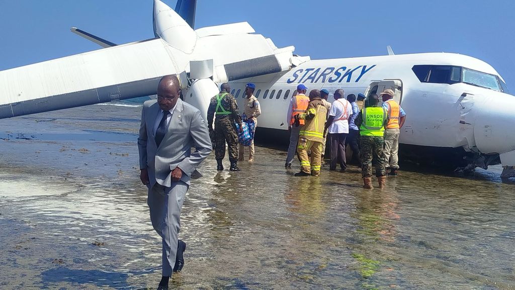 Un avión sufre un aterrizaje de emergencia en una playa de Somalia sin víctimas mortales