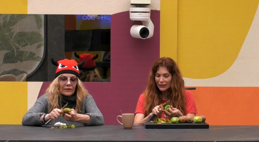 Belén y Cristina en la cocina