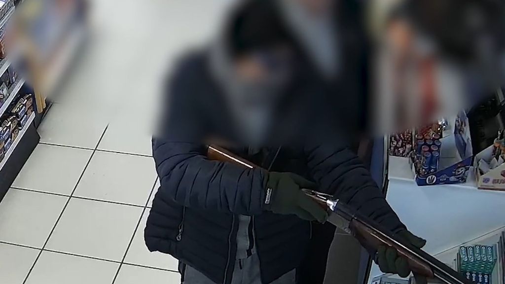 Dos detenidos por atracar armados varias gasolineras en Valencia